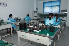 壓力開關(guān)檢測車間